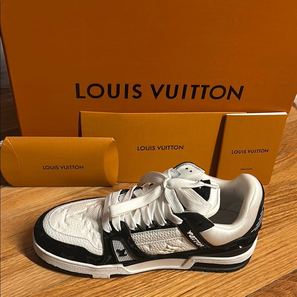 LOUIS VUITTON LV TRAINERS WORN ONLY ONCE!!! - Picture 1 of 9
